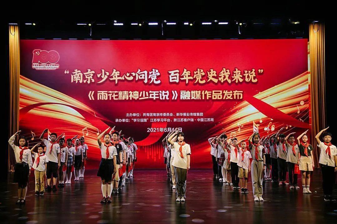 卧室是白墙，窗帘选什么颜色比较亮眼？游戏画面